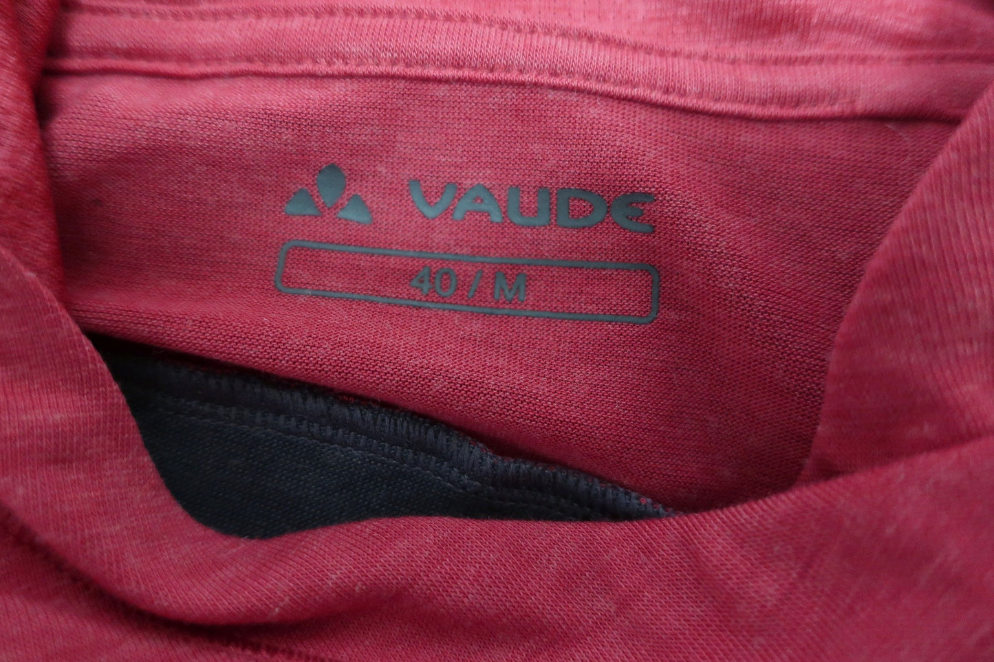 VAUDE moteriški sportiniai marškinėliai /lengvas džemperis su vilna 40 dydis