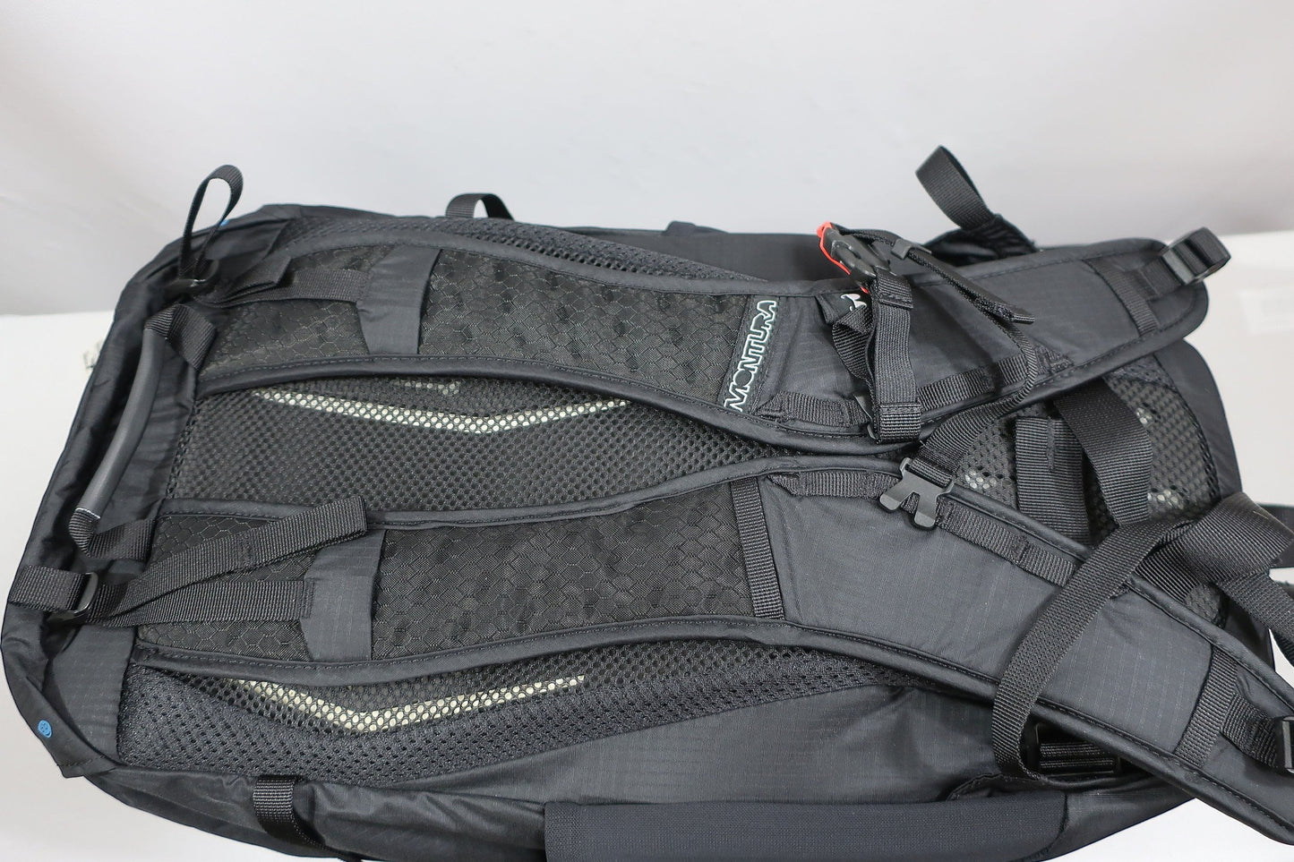 MONTURA nauja kuprinė 22 l talpos