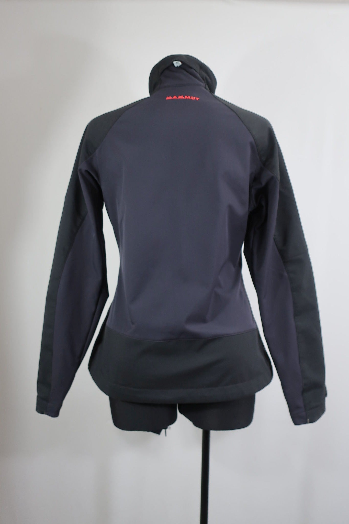 MAMMUT moteriška softšelinė striukė M dydis