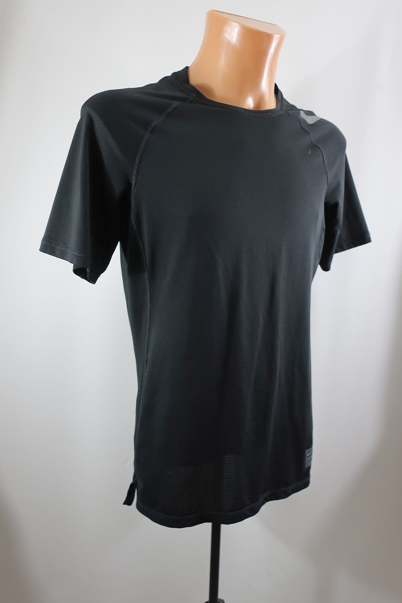 NIKE PRO vyriški sportiniai marškinėliai M dydis