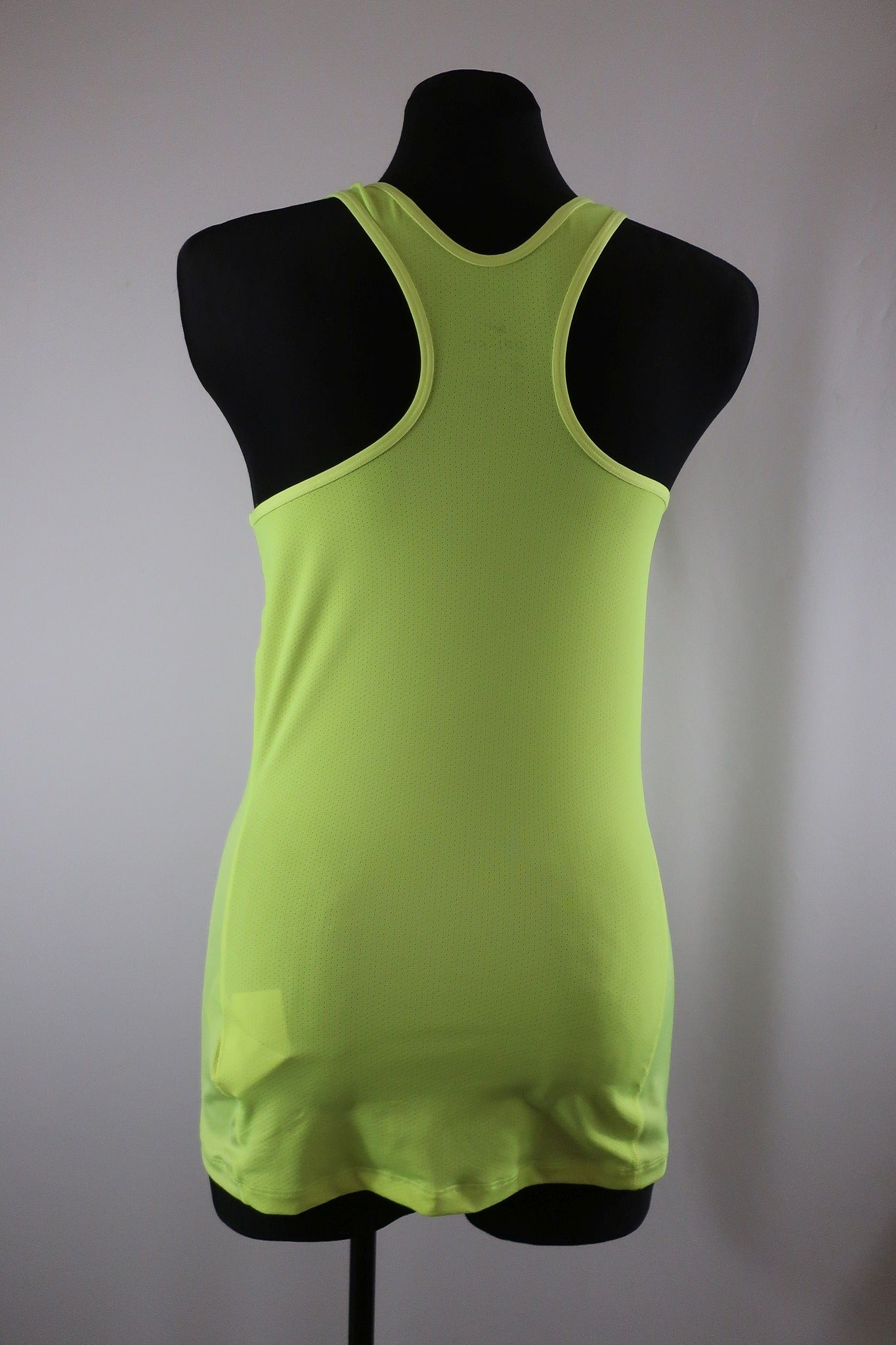 NIKE moteriški sportiniai marškinėliai M dydis