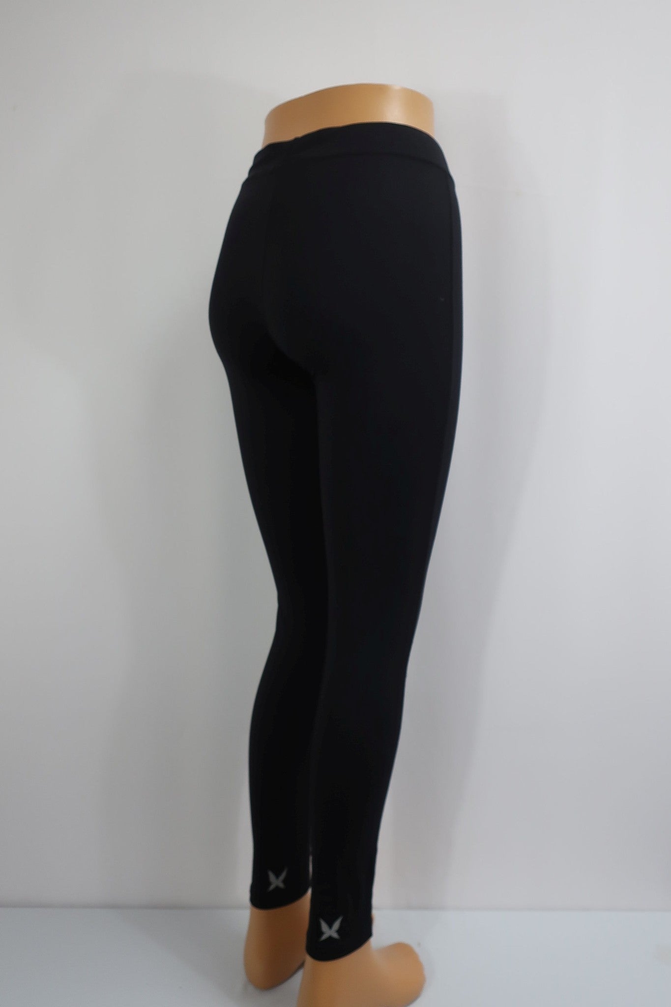 KARITRAA moteriškos sportinės tamprės M dydis