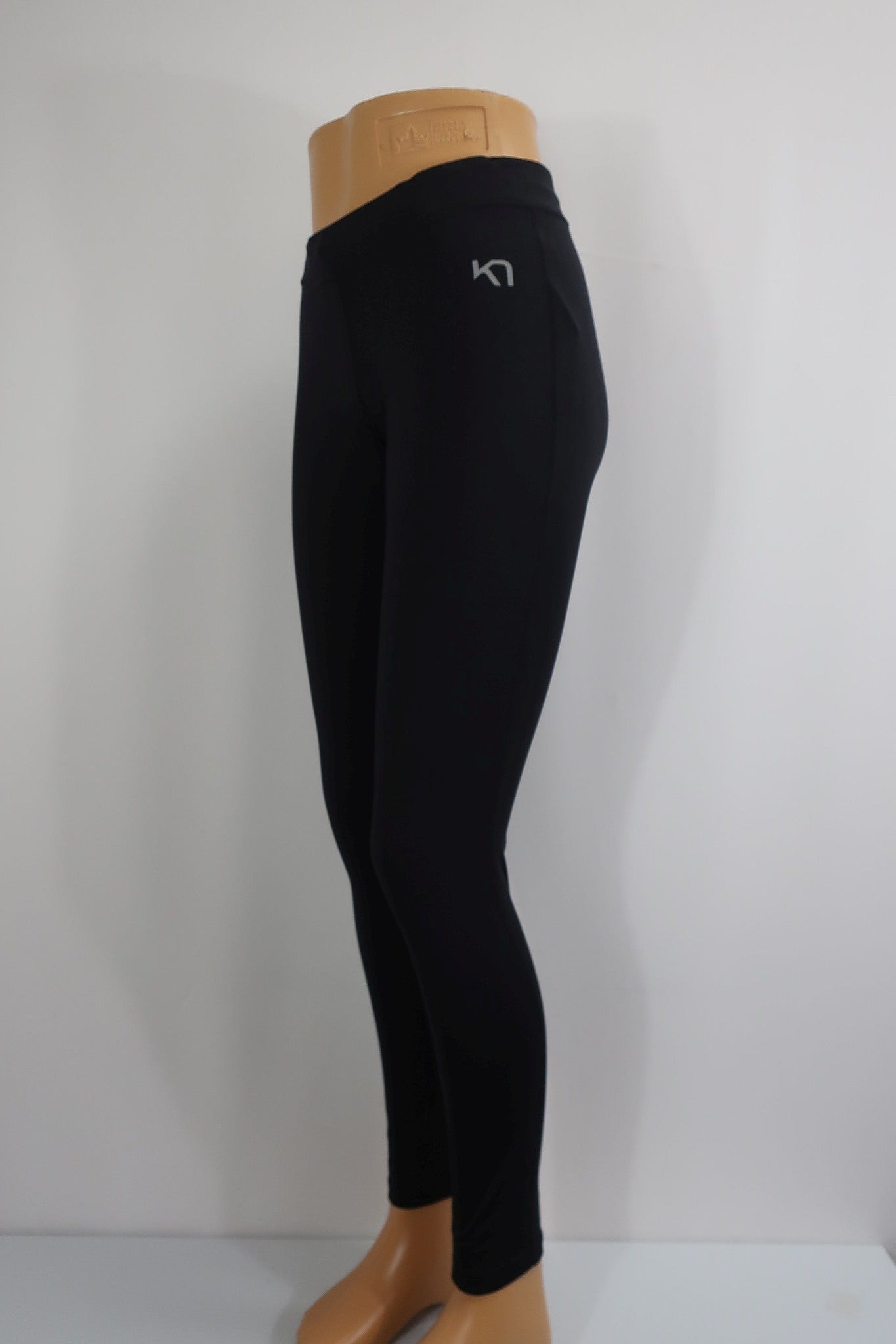 KARITRAA moteriškos sportinės tamprės M dydis