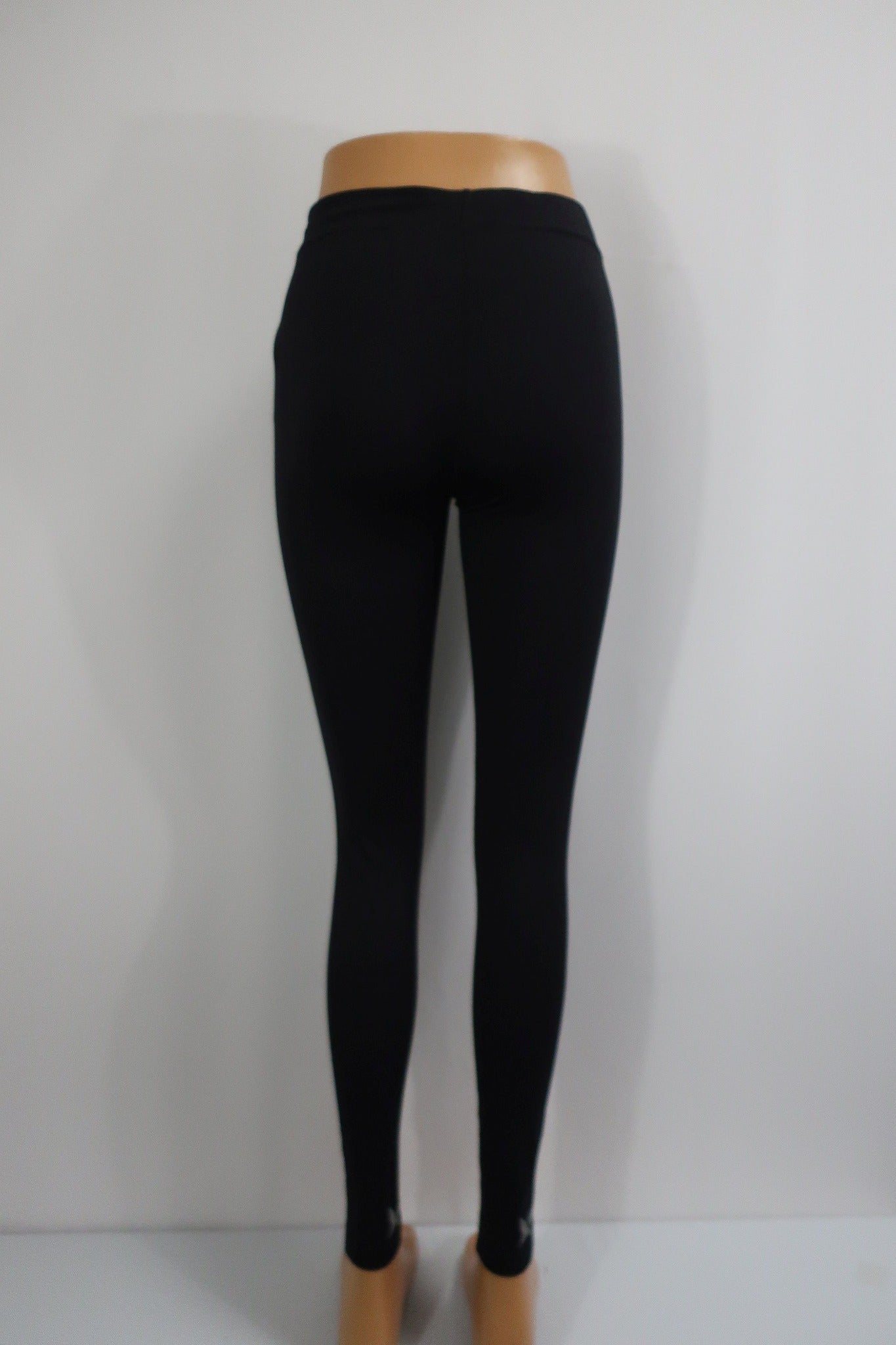 KARITRAA moteriškos sportinės tamprės M dydis