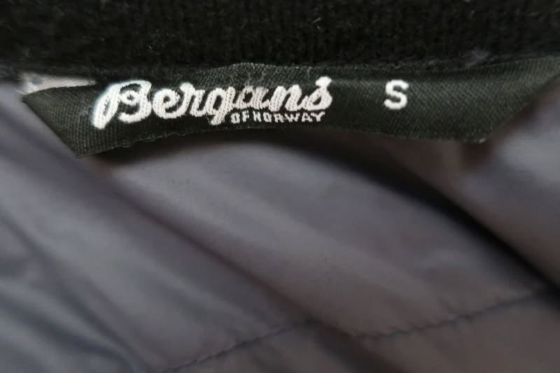 BERGANS moteriška lengva pūkinė striukė S dydis