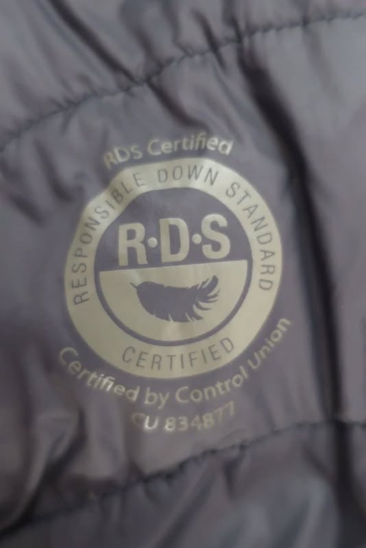BERGANS moteriška lengva pūkinė striukė S dydis