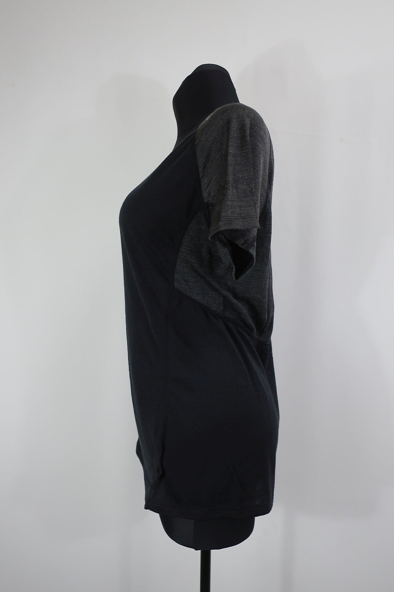 DEVOLD nauji moteriški marškinėliai su merino vilna L dydis