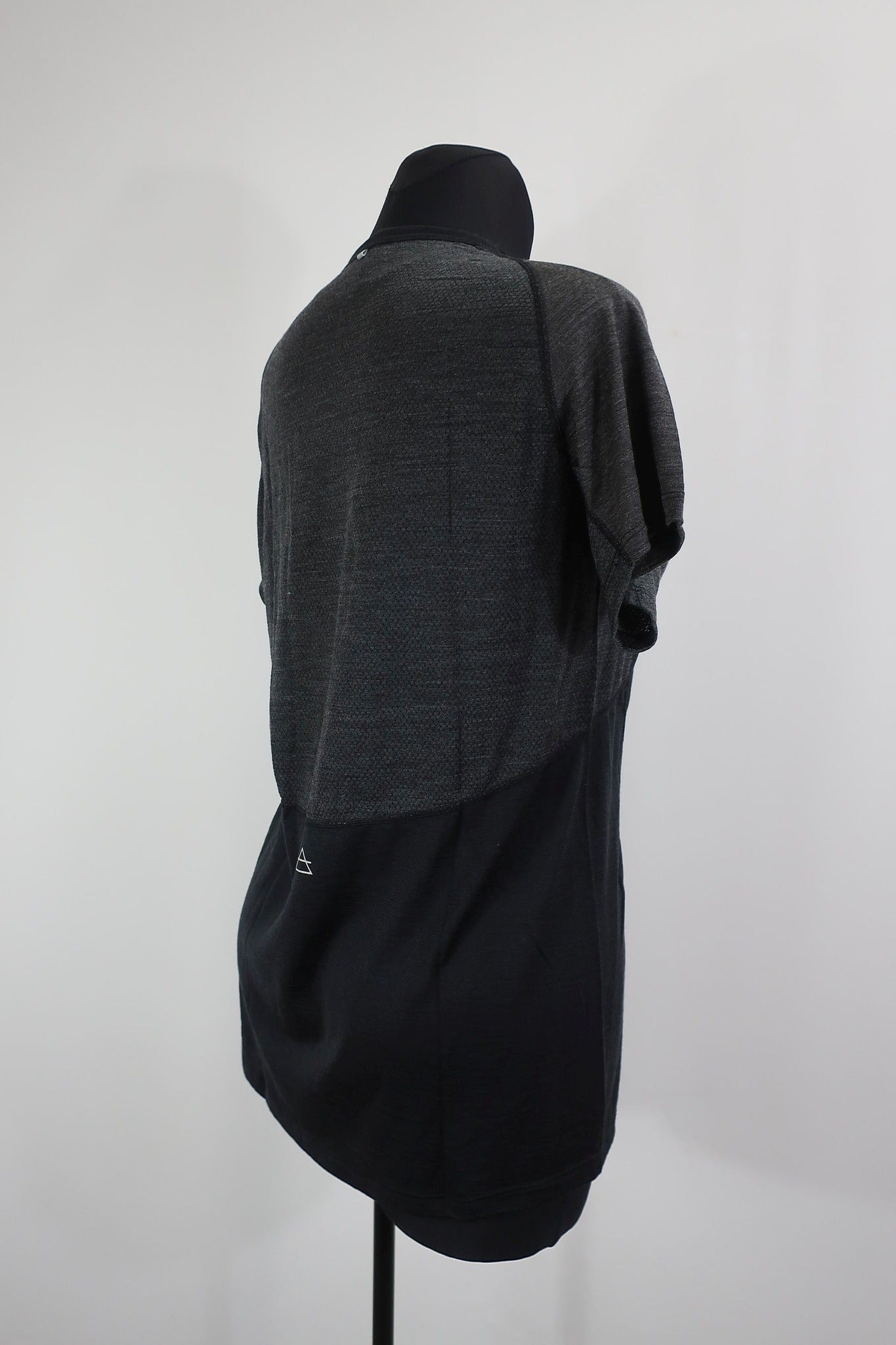 DEVOLD nauji moteriški marškinėliai su merino vilna L dydis