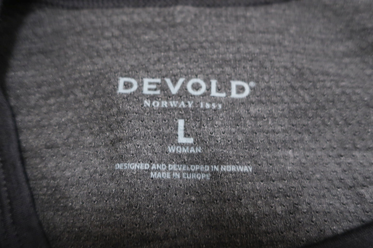 DEVOLD nauji moteriški marškinėliai su merino vilna L dydis