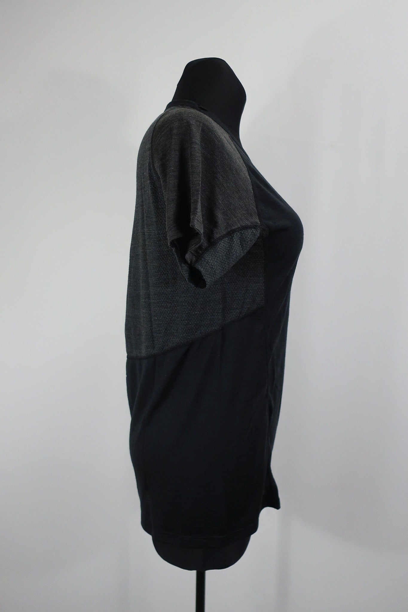 DEVOLD nauji moteriški marškinėliai su merino vilna L dydis