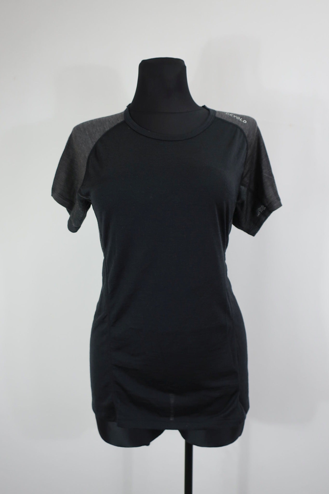 DEVOLD nauji moteriški marškinėliai su merino vilna L dydis