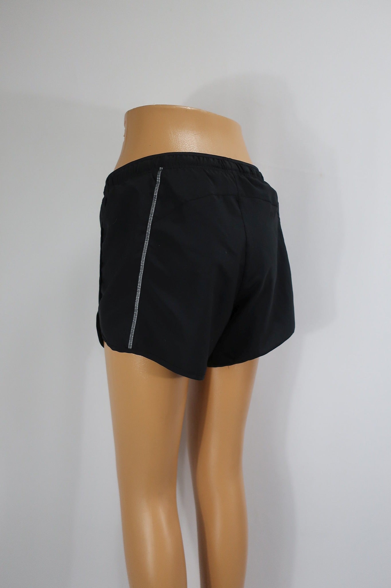 SALOMON sportiniai lengvi šortai M dydis