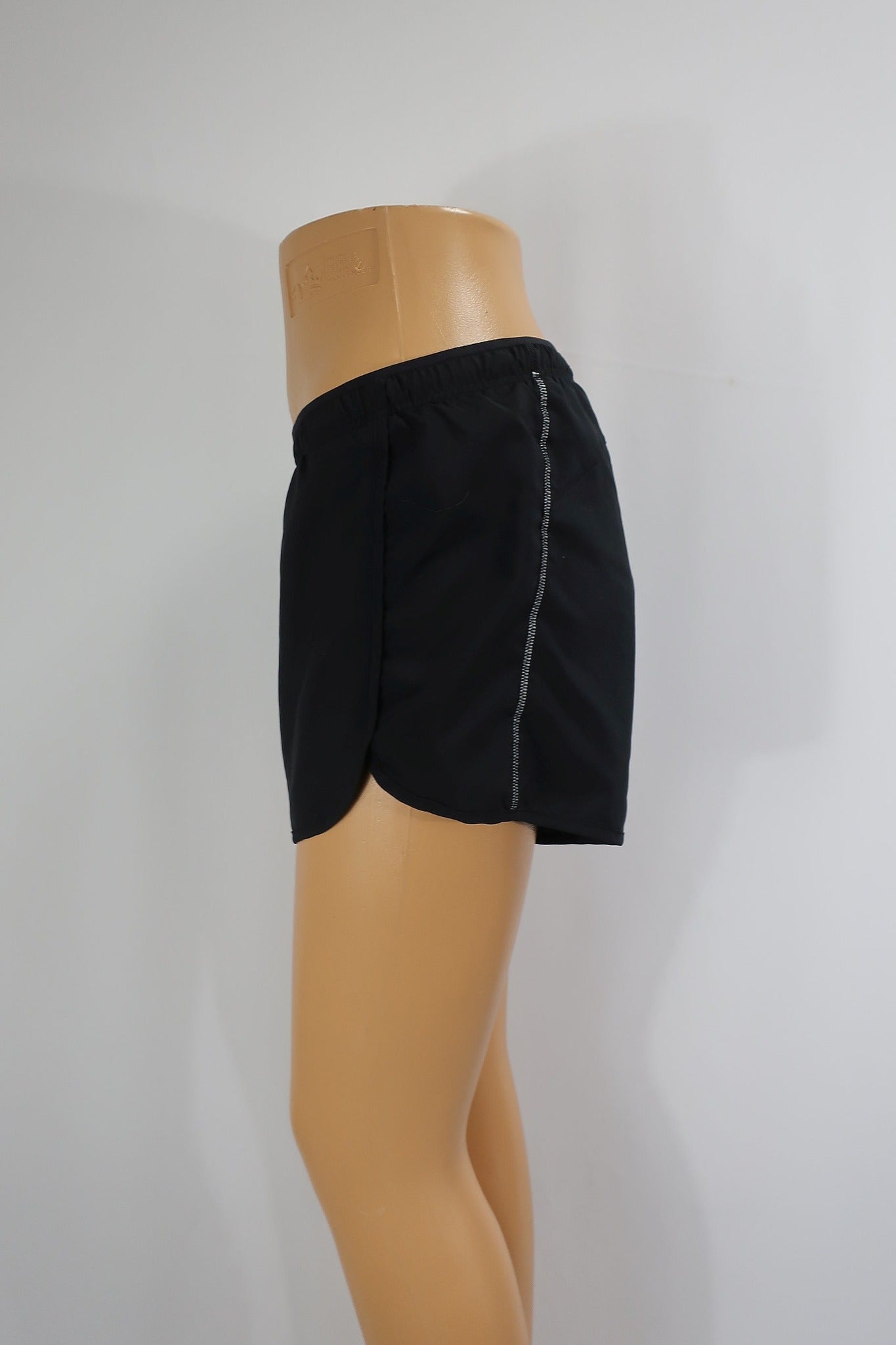 SALOMON sportiniai lengvi šortai M dydis