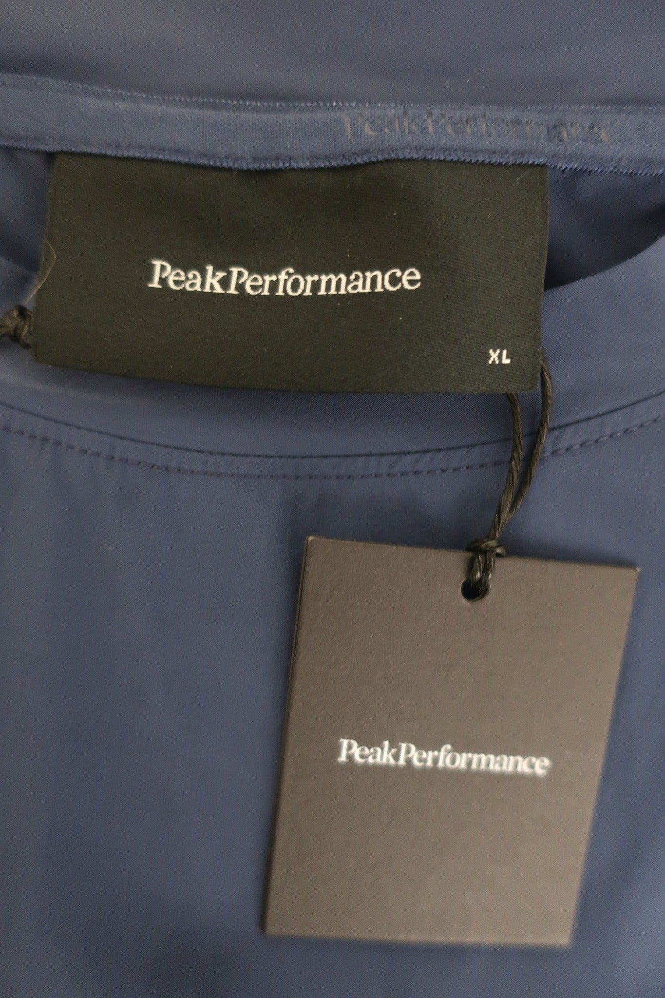 PEAK PERFORMANCE vyriški nauji marškinėliai XL dydis