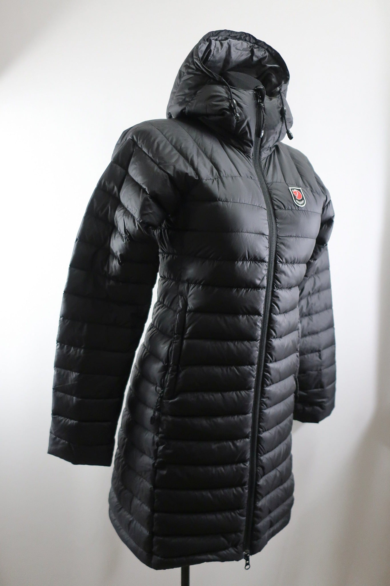 FJALLRAVEN moteriškas pūkinis lengvas puspaltis XS dydis
