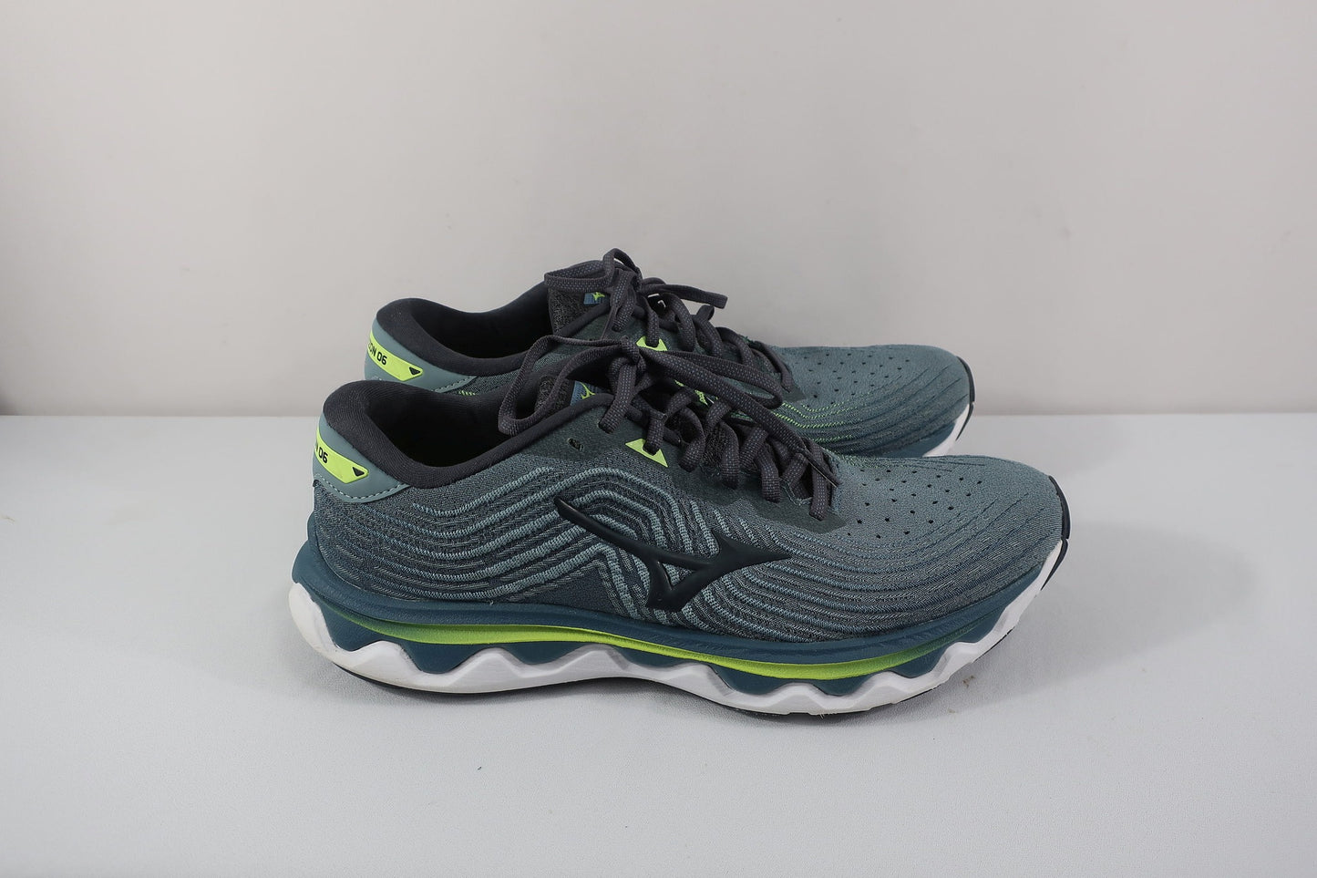 MIZUNO sportiniai batai 42,5 dydis