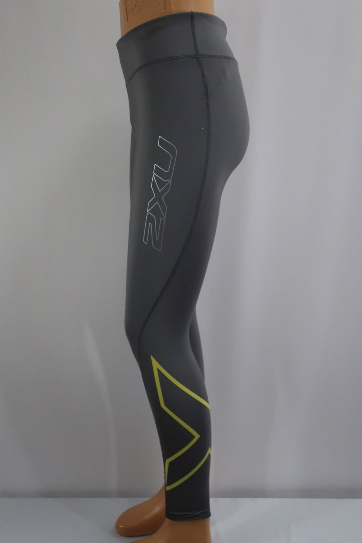 2XU moteriškos sportinės kompresinės tamprės MT ir LT dydis