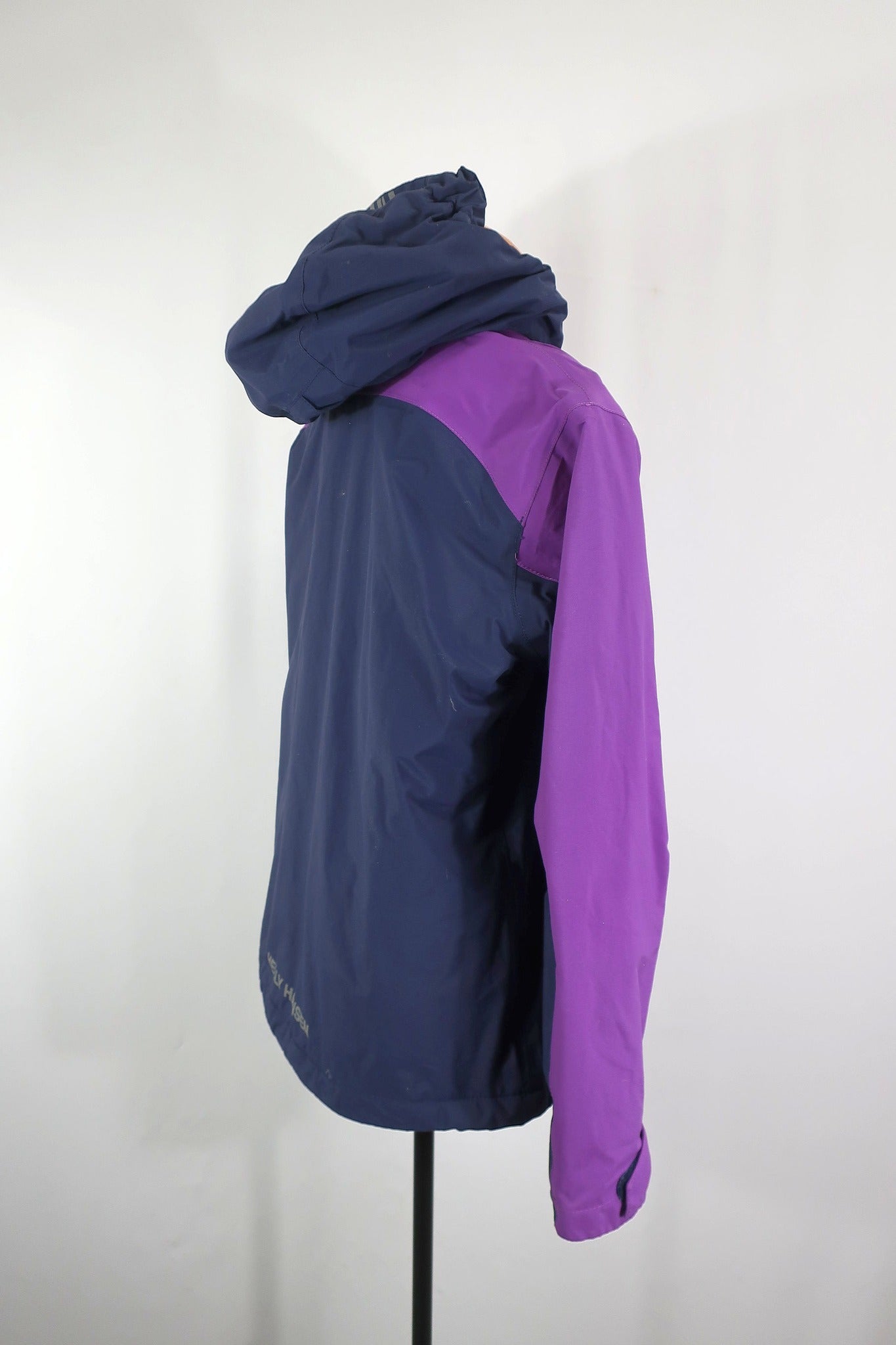 HELLY HANSEN striukė su Primaloft 158/164 ūgiui