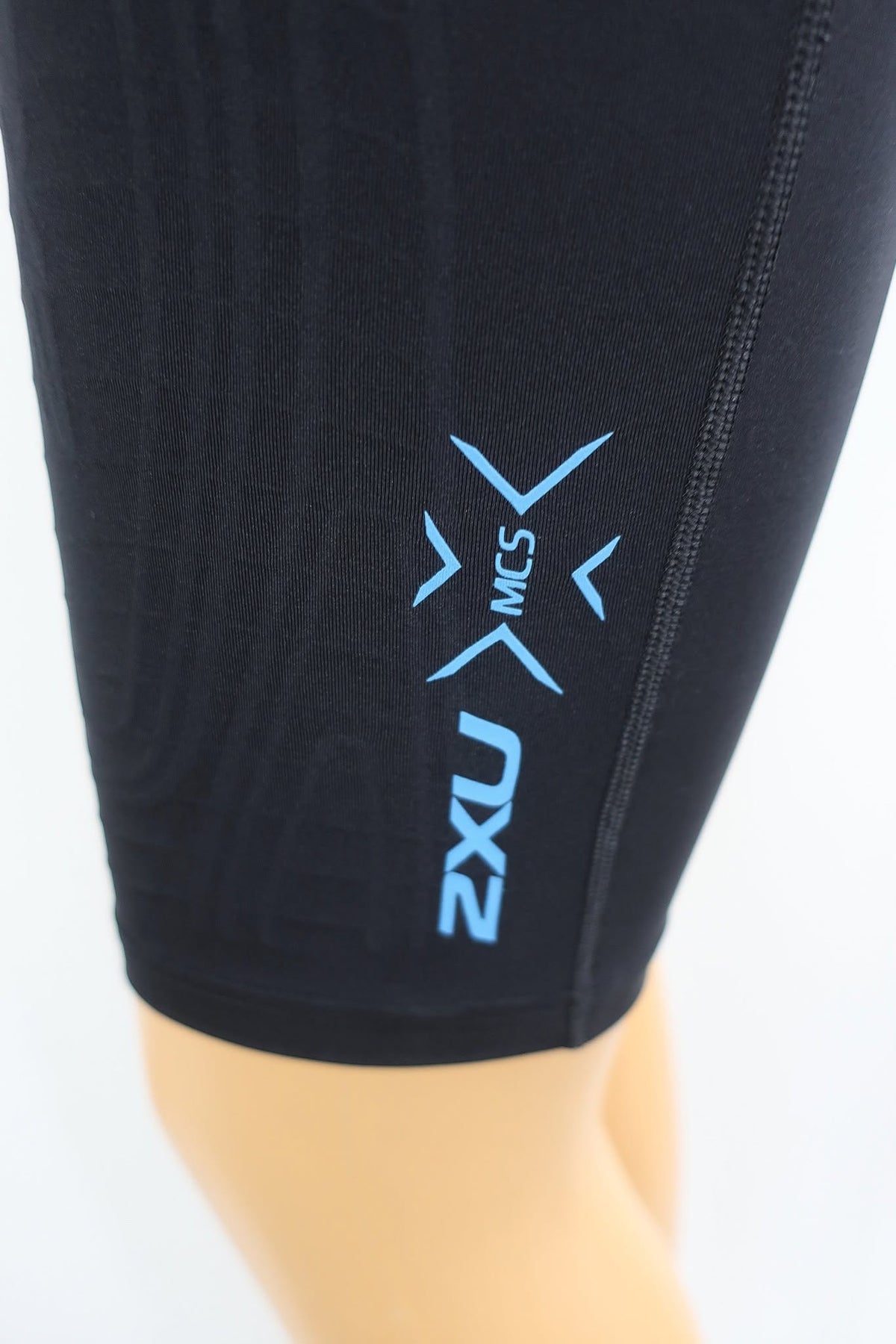 2XU vyriški sportiniai kompresiniai šortai M dydis