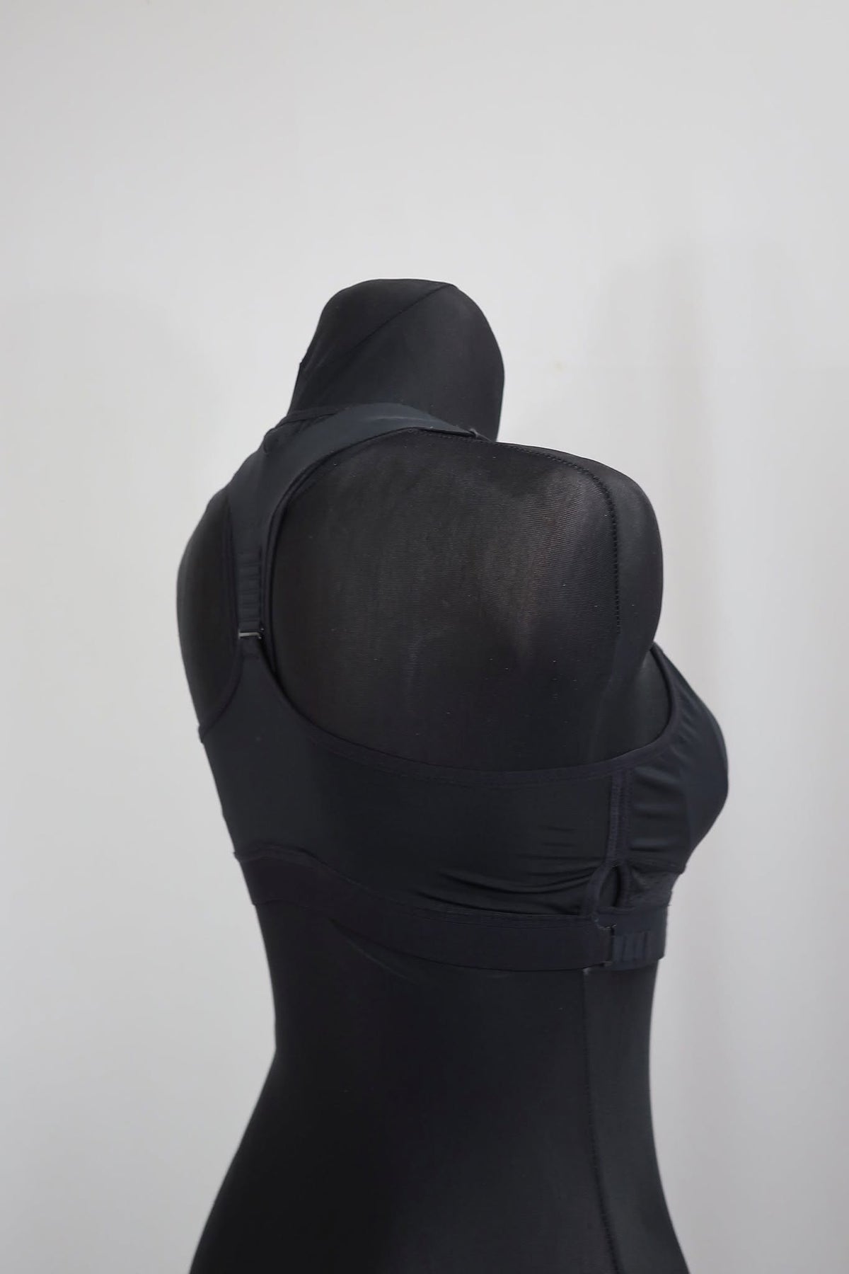 2XU sportinė liemenėle S dydis