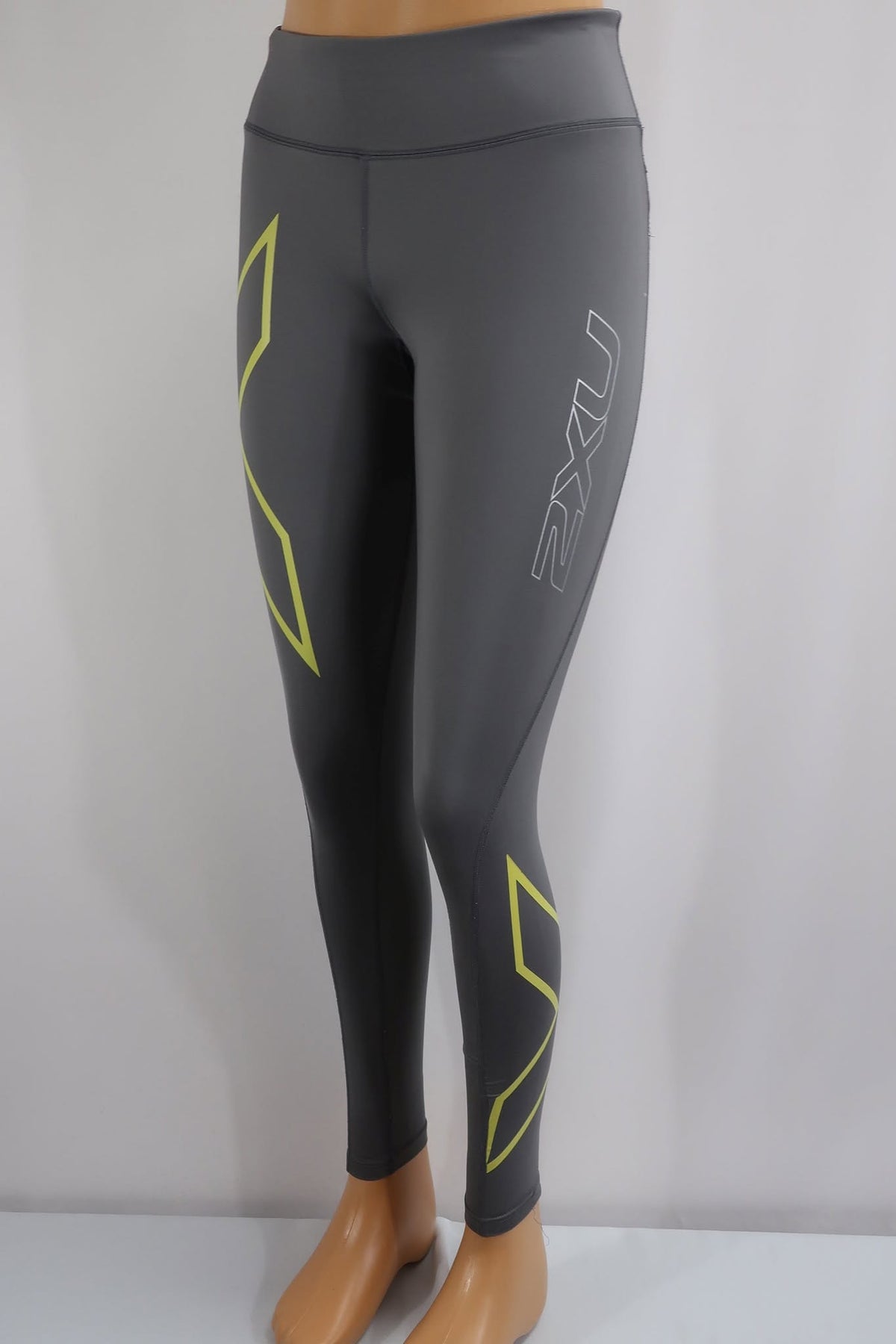 2XU moteriškos sportinės kompresinės tamprės MT ir LT dydis