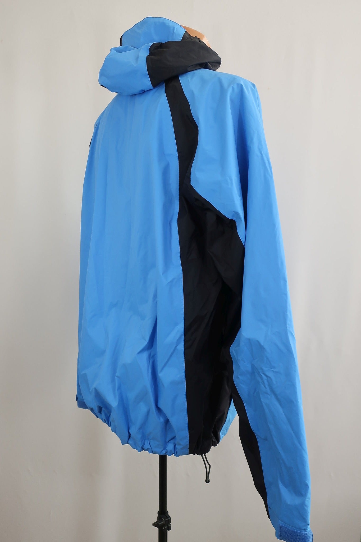 HELLY HANSEN vyriška striukė L dydis