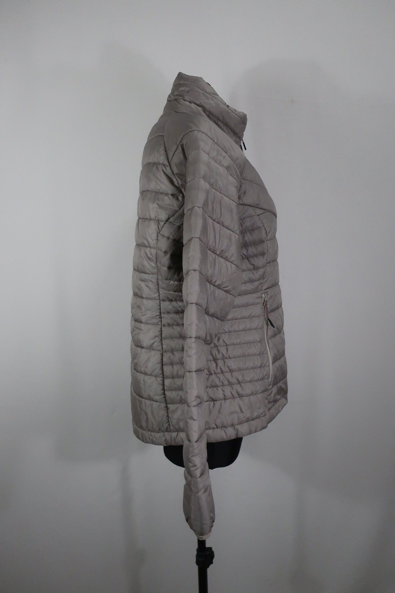 KARITRAA moteriška striukė su Primaloft L/XL dydis