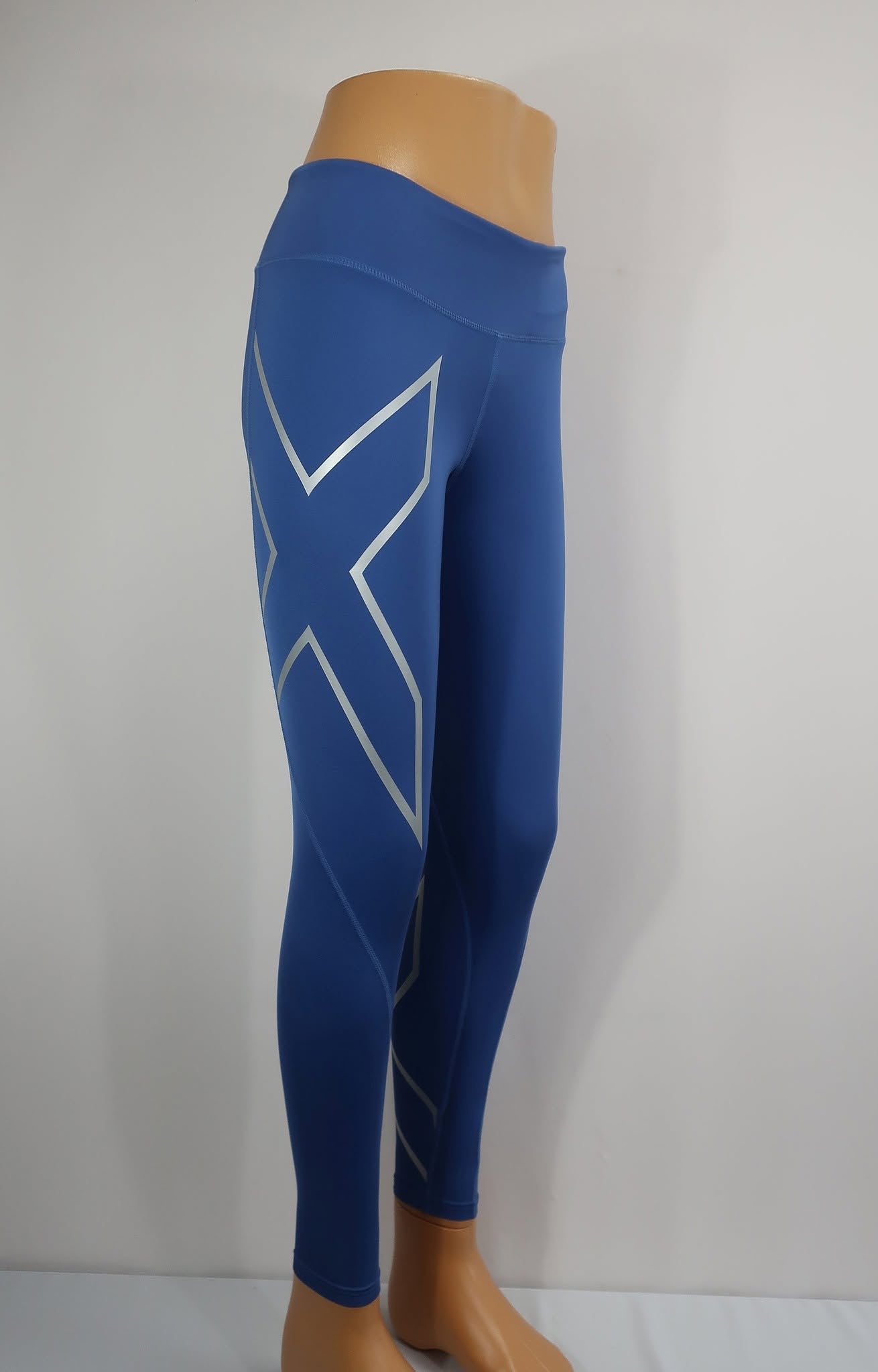 2XU moteriškos sportinės kompresinės tamprės M dydis