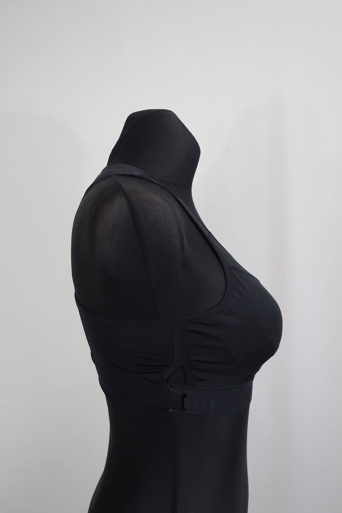 2XU sportinė liemenėle S dydis