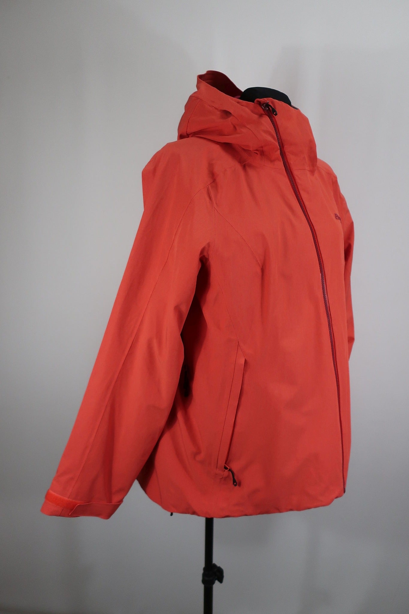 BERGANS moteriška striukė XL dydis
