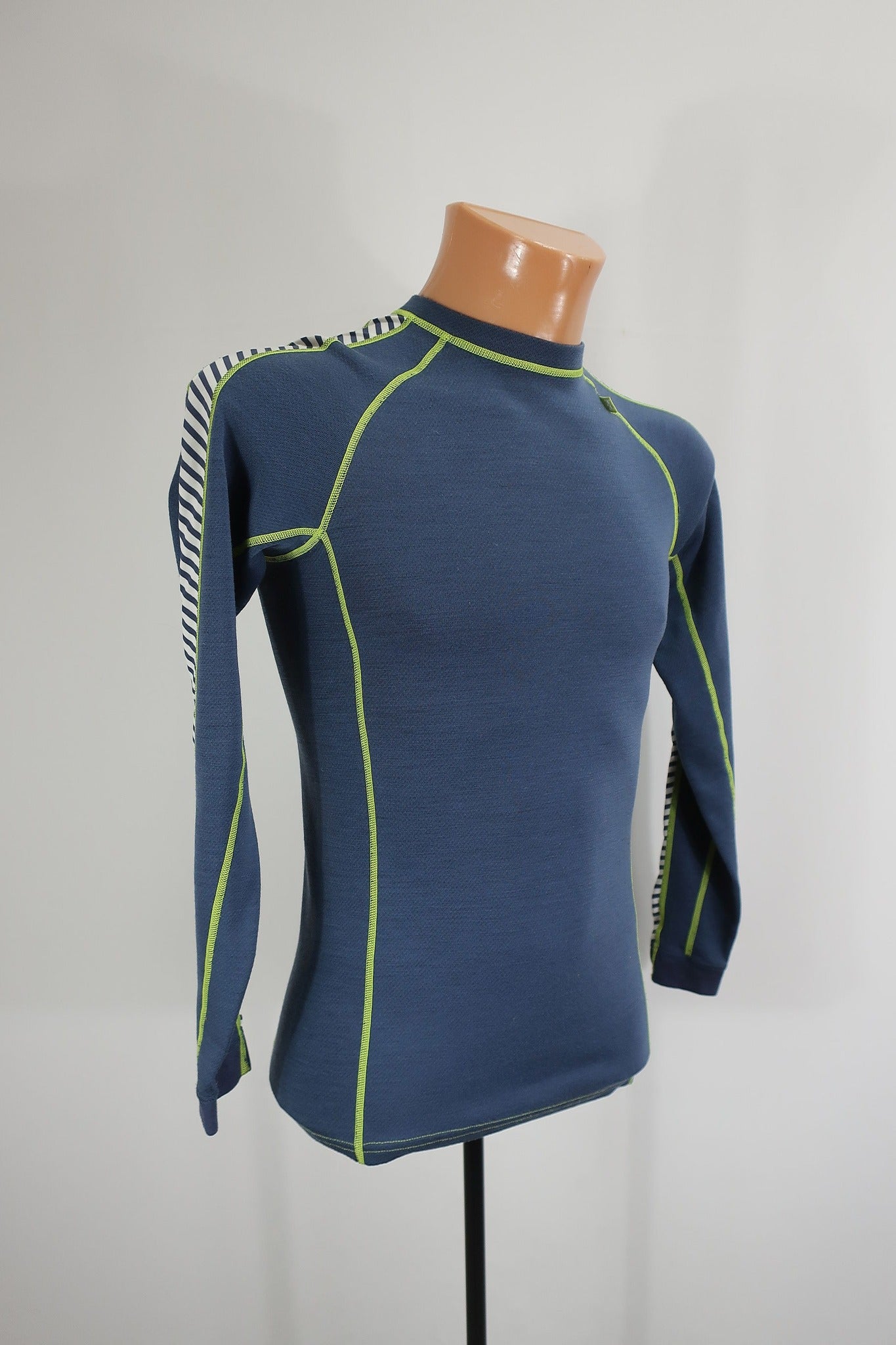 HELLY HANSEN vyriški marškinėliai su merino vilna S dydis