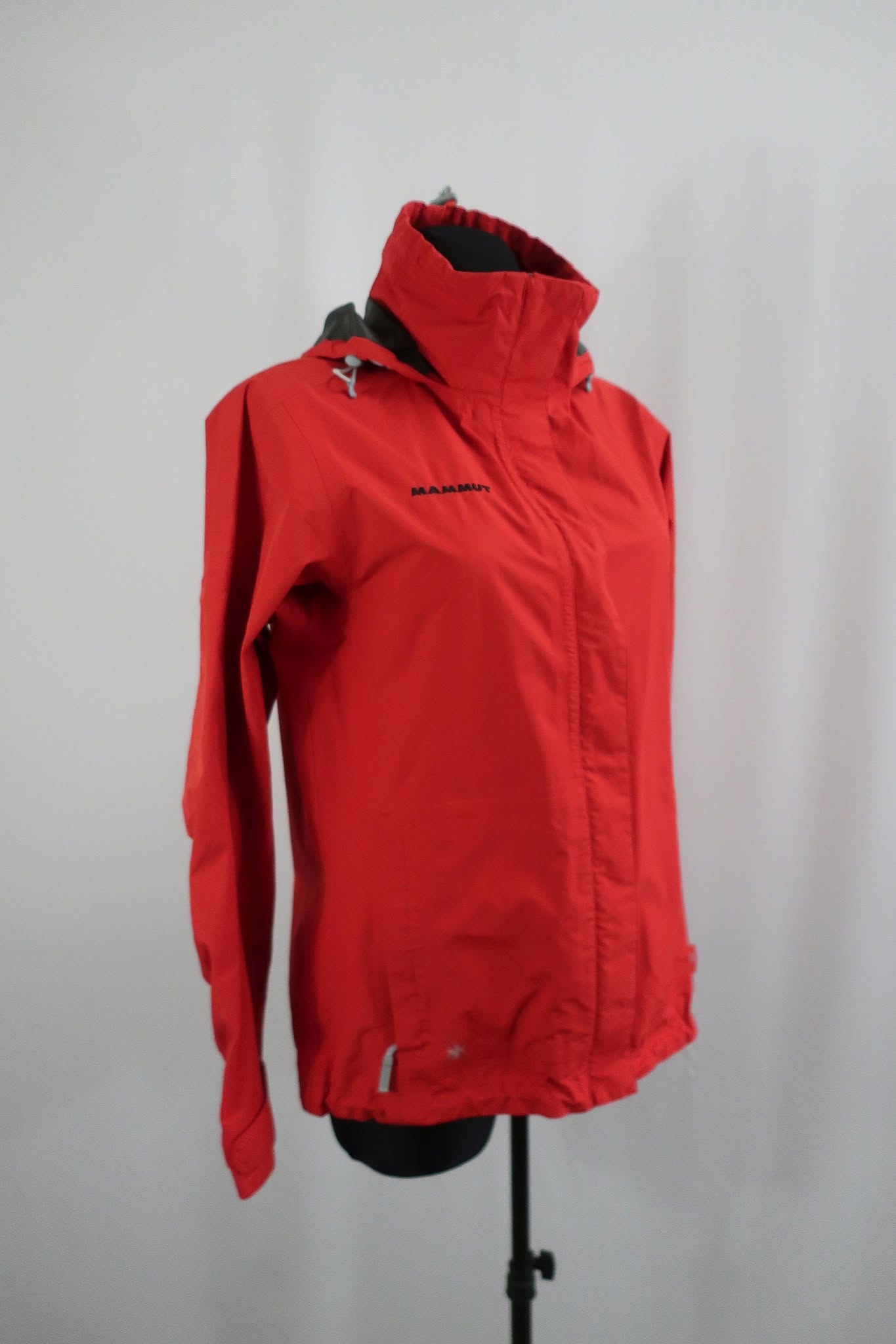 MAMMUT moteriška membraninė striukė su Gore-tex Paclite M dydis