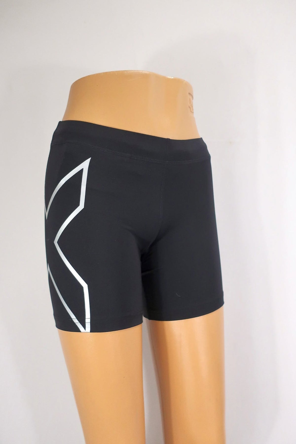 2XU moteriški sportiniai, kompresiniai šortai S dydis