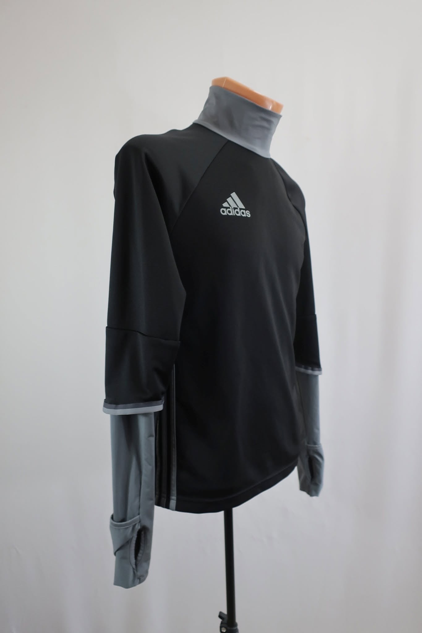 ADIDAS vyriški sportiniai marškinėliai/lengvas džemperis S dydis