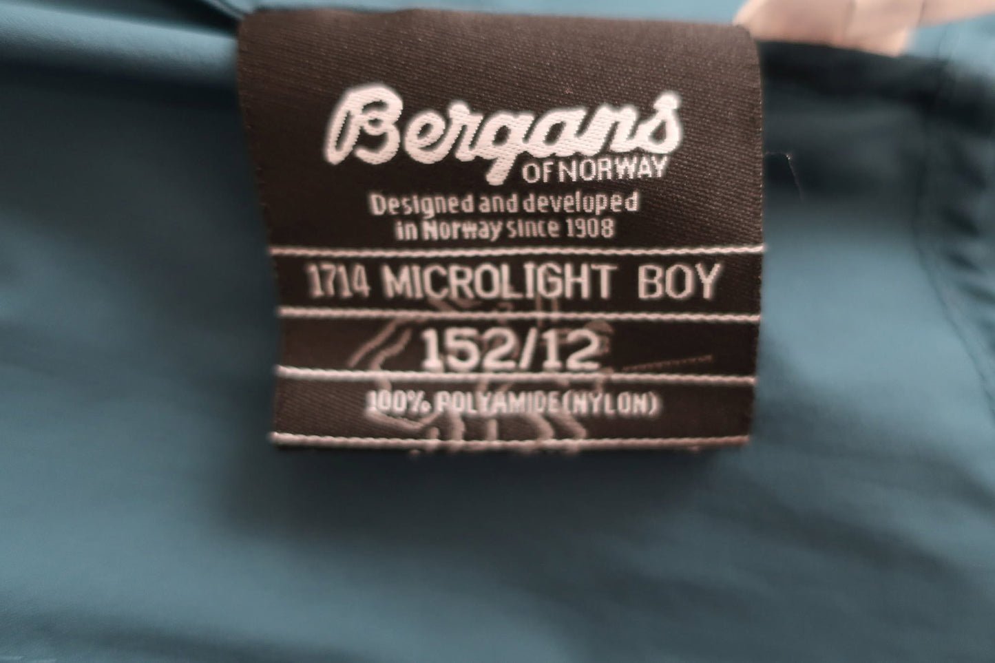 BERGANS lengva striukė/vėjinukė 152 ūgiui