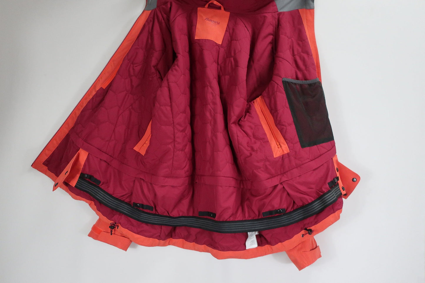 BERGANS moteriška striukė XL dydis