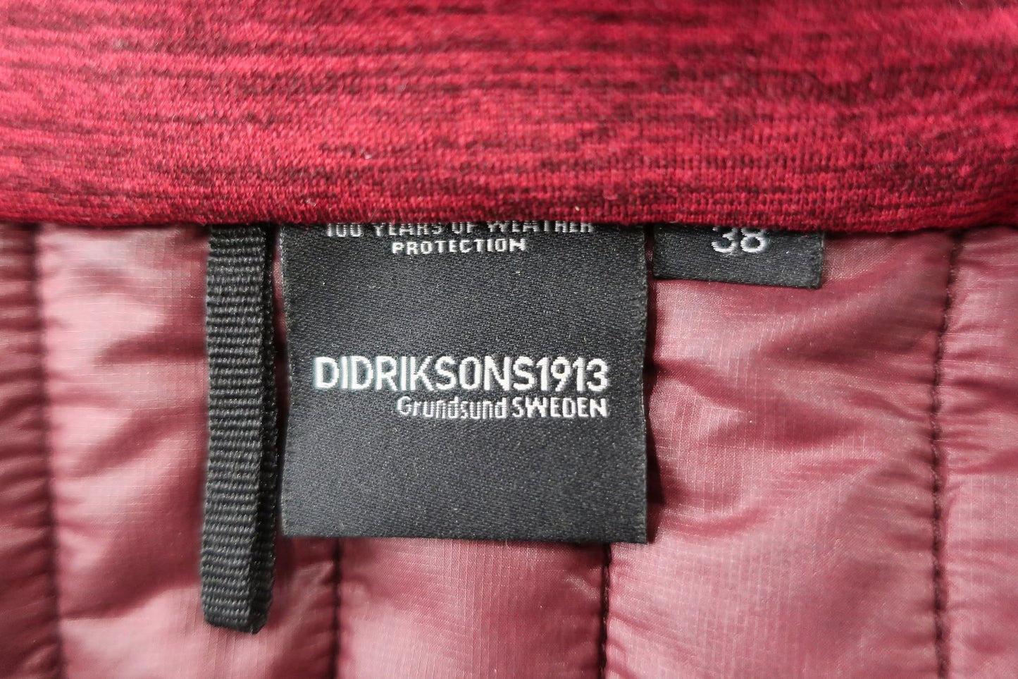 DIDRIKSONS moteriškas šiltukas/lengva striukė 38 dydis