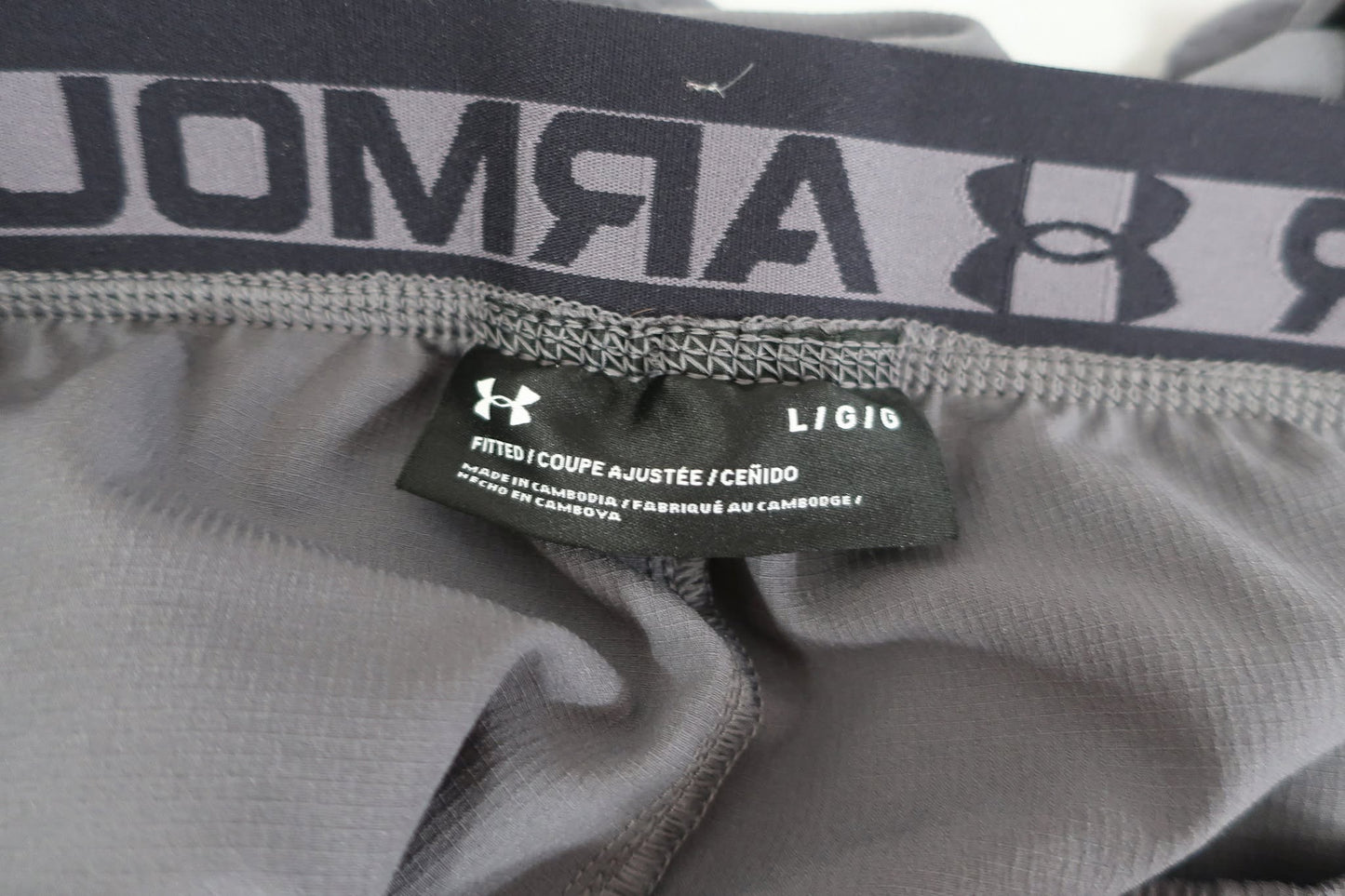 UNDER ARMOUR lengvi vyriški sportiniai/ laisvalaikio šortai M/L dydis