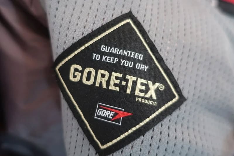 SWEET PROTECTION moteriškos membraninės neperšlampančios laisvalaikio kelnės su Gore-Tex M dydis