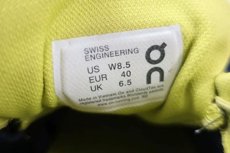 ON CLOUD (Swiss Engineering) sportiniai batai 39,5 dydis