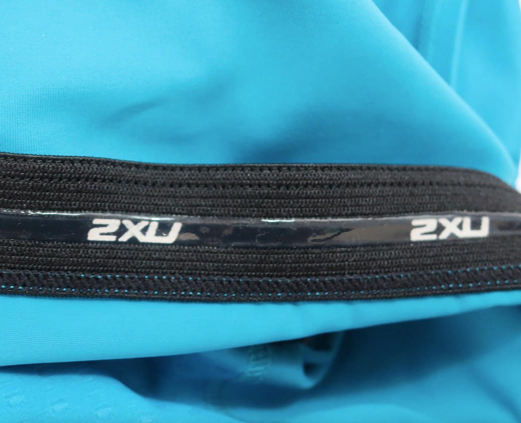 2XU moteriški dviratiniai sportiniai šortai S dydis.