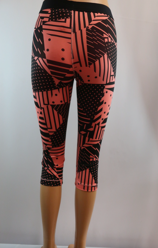 NIKE PRO moteriškos sportinės tamprės/bridžai S/M dydis