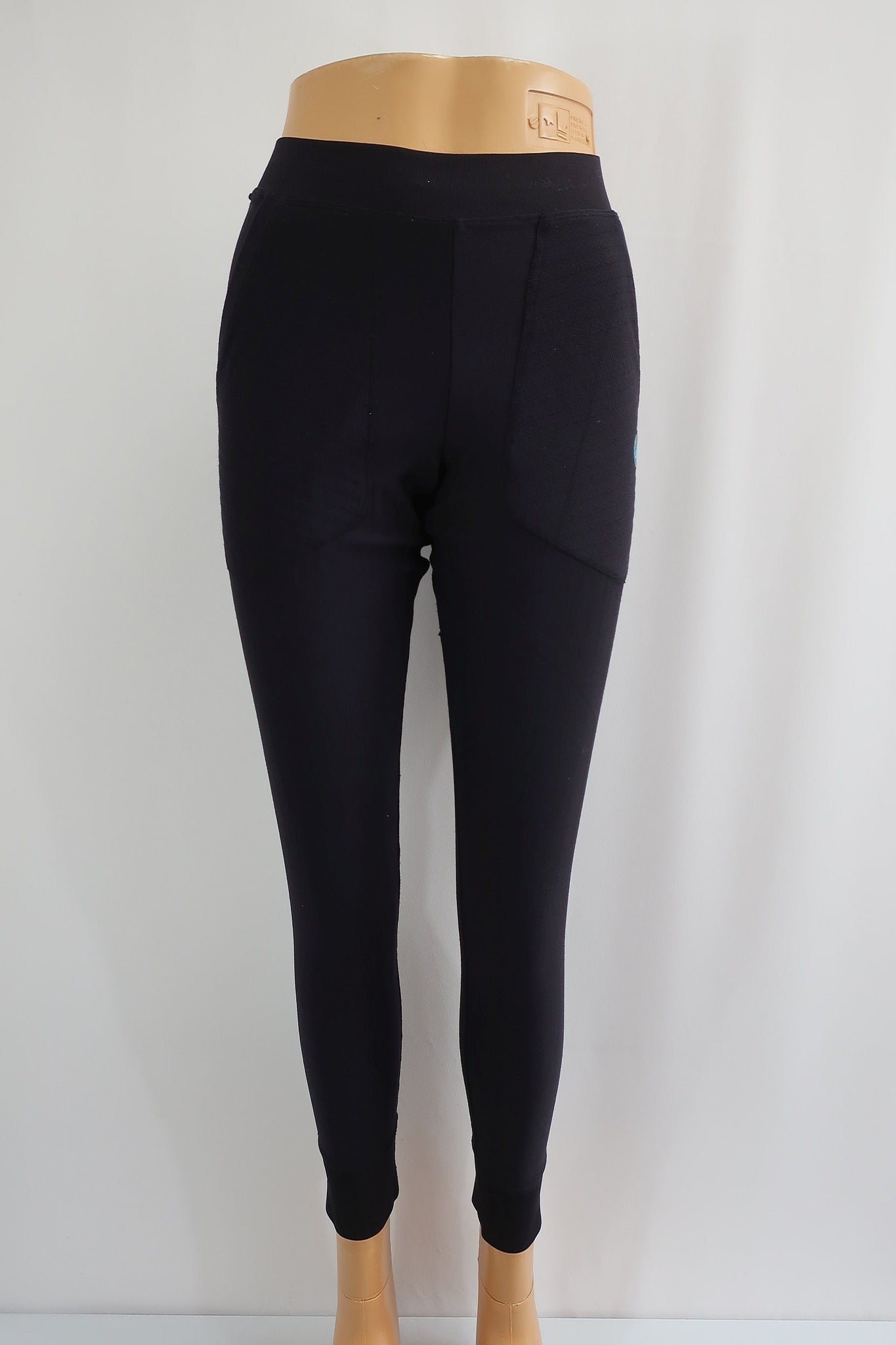 25073025 UYN moteriškos sportinės tamprės/kelnės S dydis