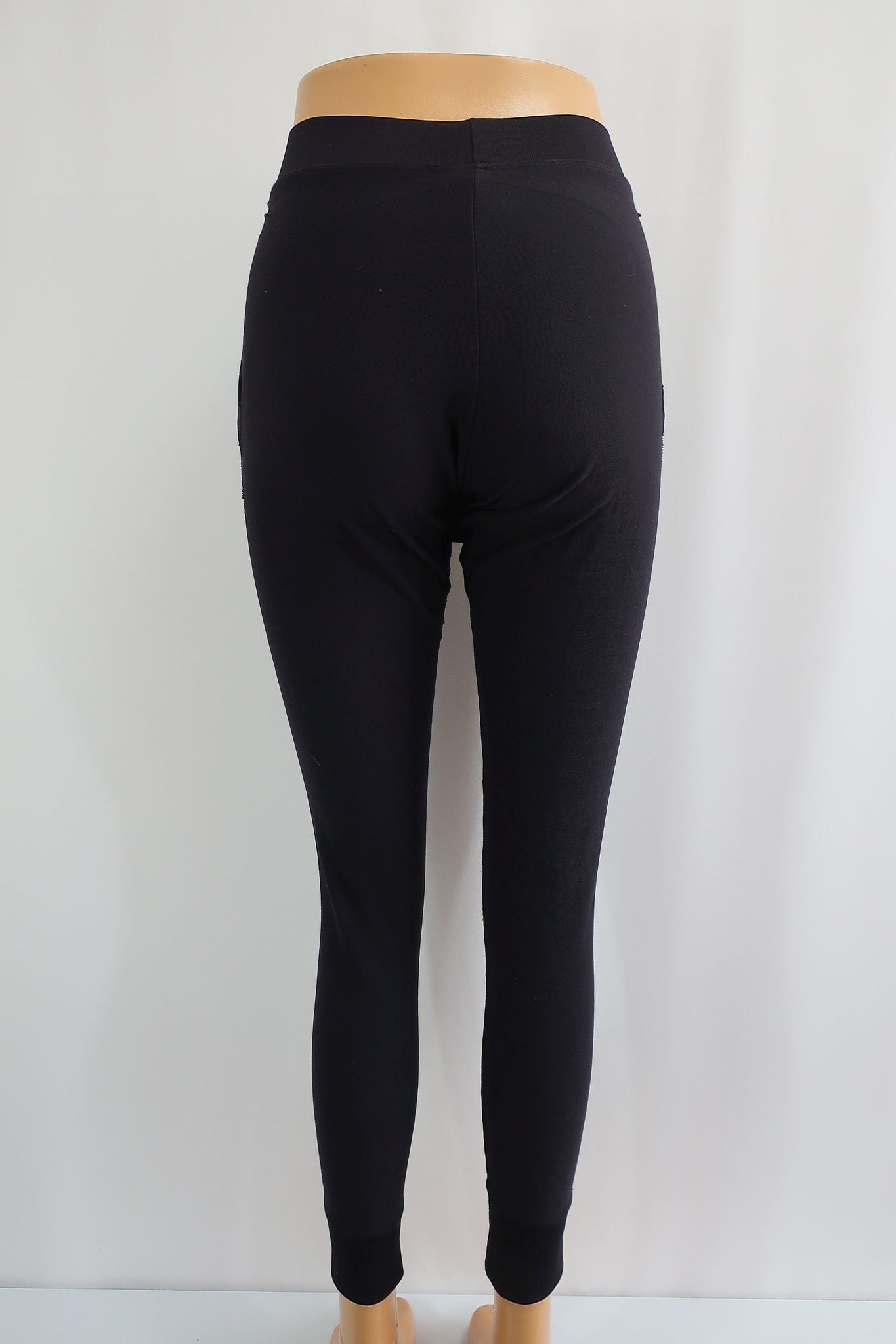 25073025 UYN moteriškos sportinės tamprės/kelnės S dydis