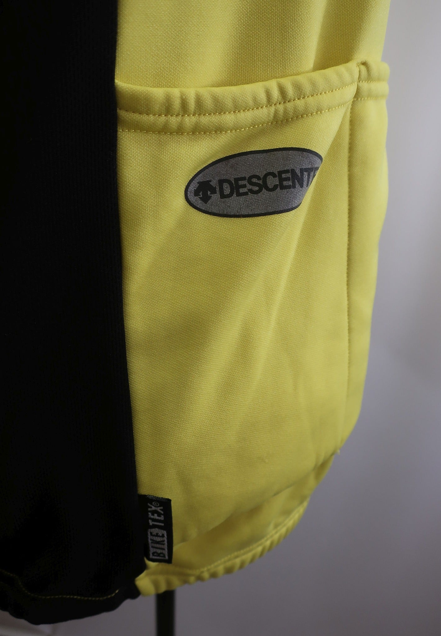 DESCENTE vyriškas sportinis džemperis/šiltukas M dydis