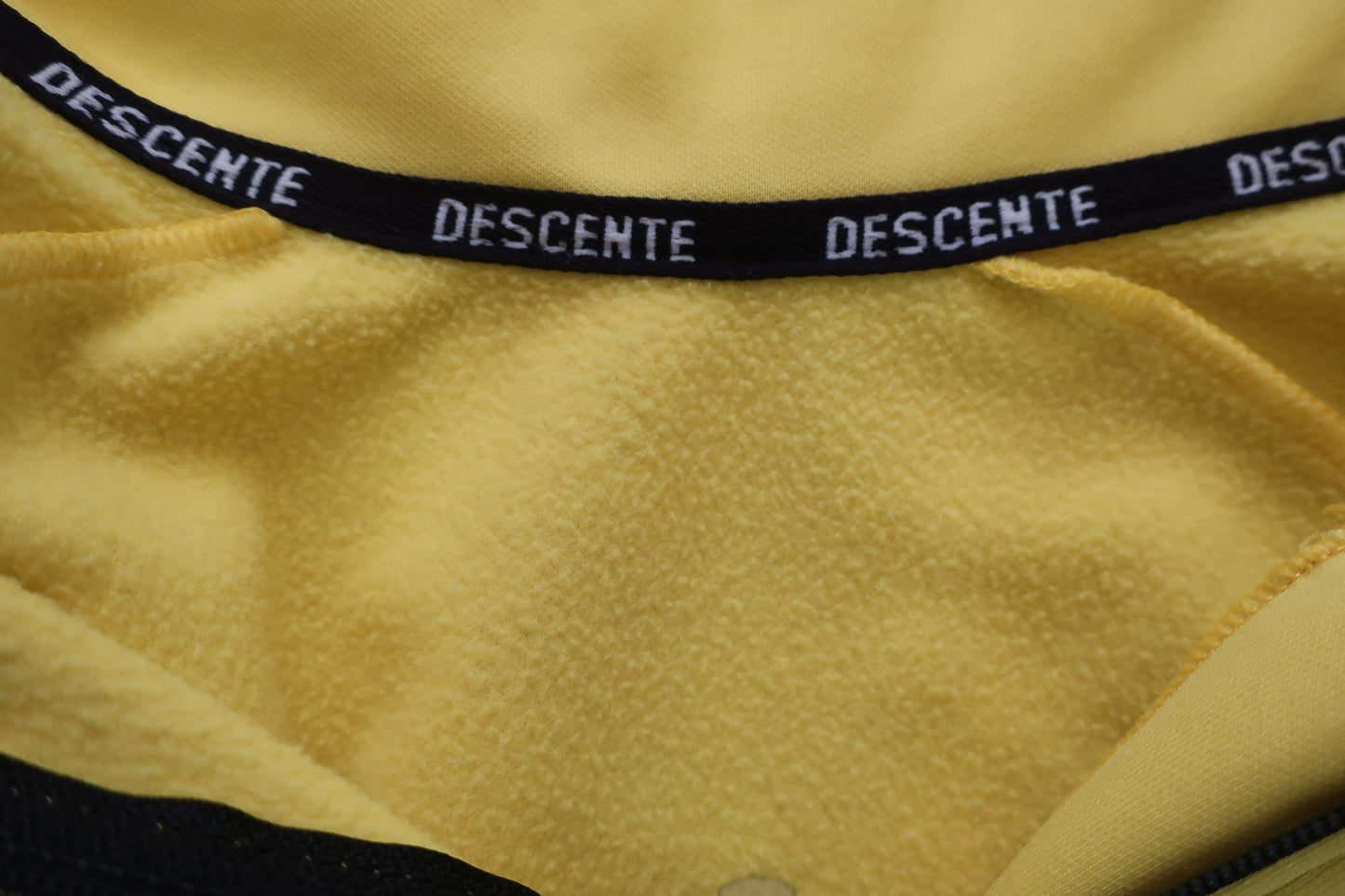 DESCENTE vyriškas sportinis džemperis/šiltukas M dydis