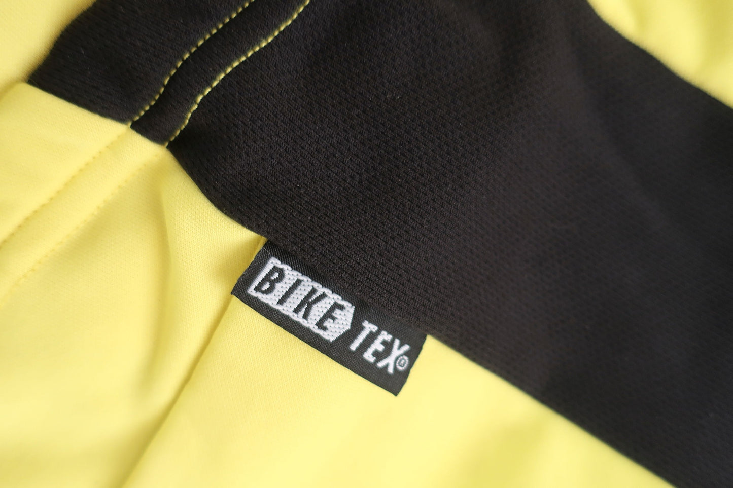 DESCENTE vyriškas sportinis džemperis/šiltukas M dydis