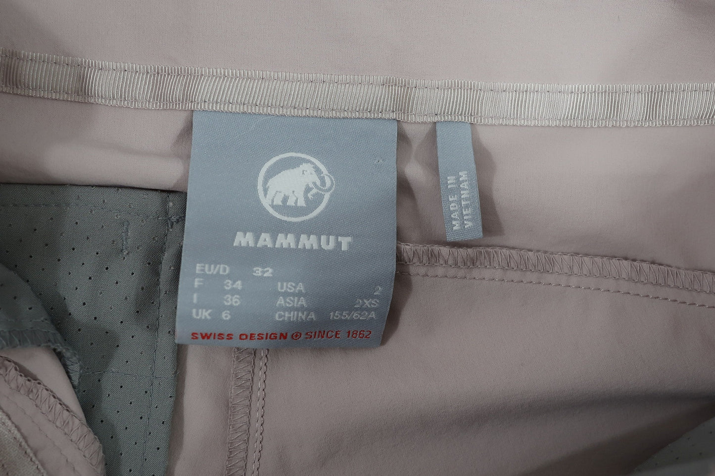 MAMMUT moteriški šortai 32 dydis