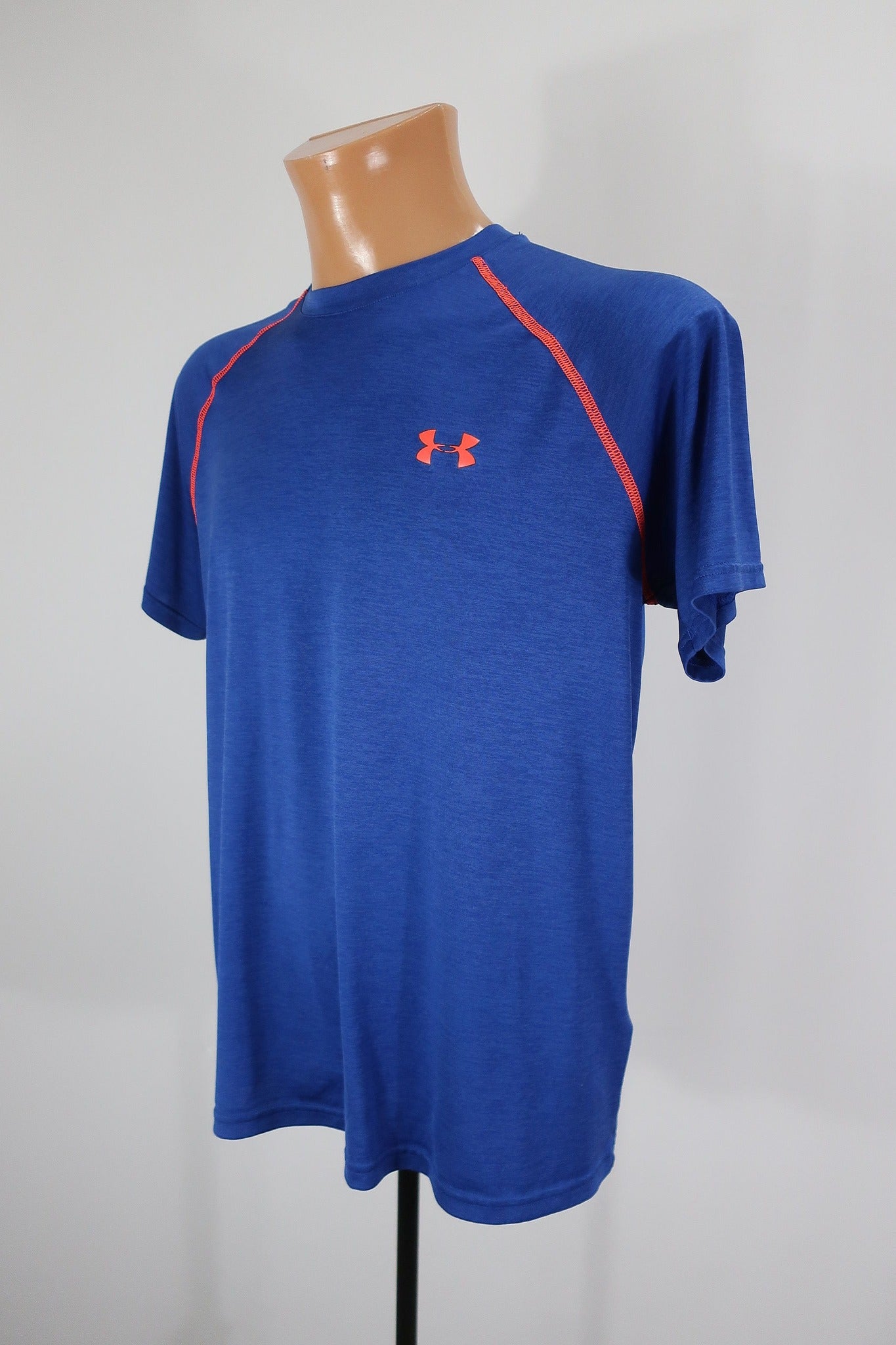 UNDER ARMOUR vyriški marškinėliai M dydis