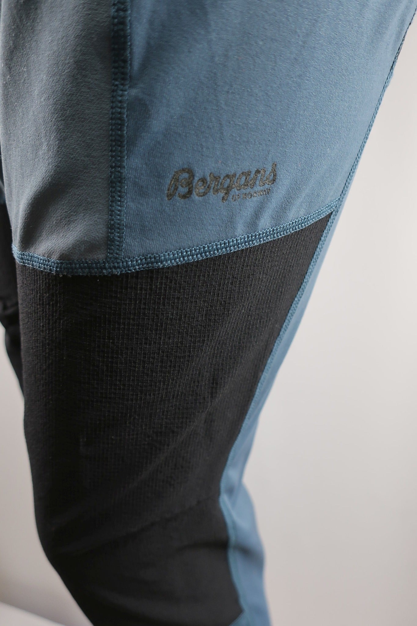 BERGANS moteriškos laisvalaikio kelnės/tamprės M dydis